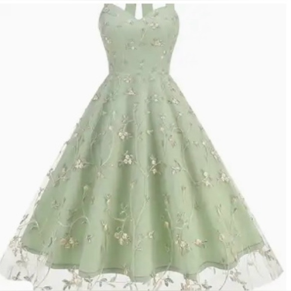 NWOT Ladies Sz S Floral Embroidered Green Dress